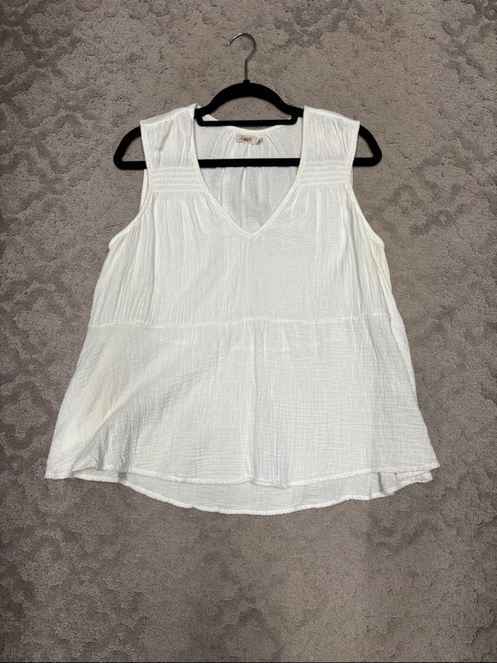 Faherty White V-Neck Gauze Sleeveless Camisole